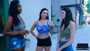 Chicas amateur pagaron dinero por chupar paletas en topless